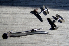 Manschettknappar och slipsnål gjort av gamla handsmidda spikar och sterlingsilver